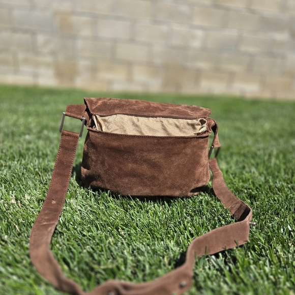 Vintage Bottega Veneta brown suede Sholder  bag Flap Magnetic Closure Minimalist - Picture 2 of 14